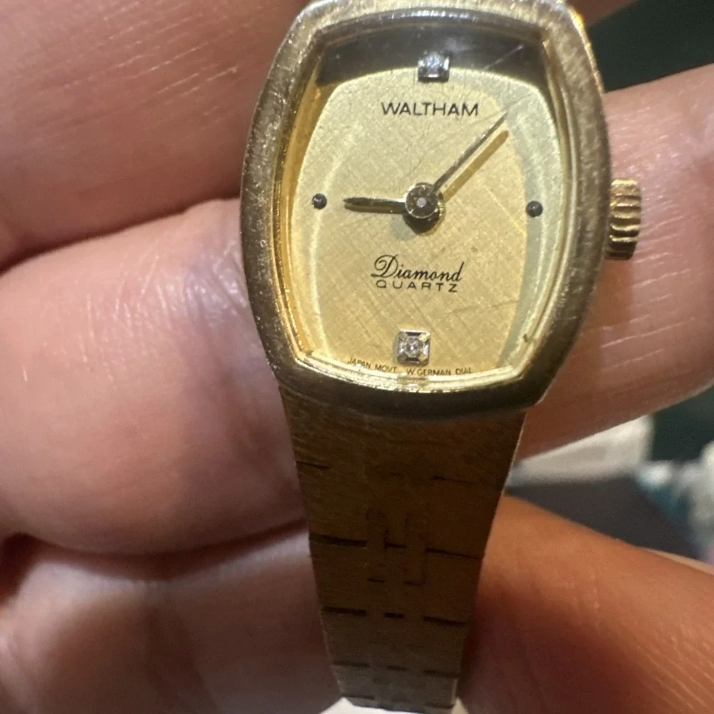 Works Vintage Waltham Diamond Quartz Ladies Watch Gold tone 16mm Fit 6.25